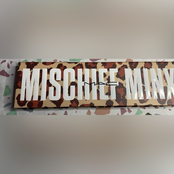 Mac Cosmetics Mischief Minx Palette - Picture 1 of 4